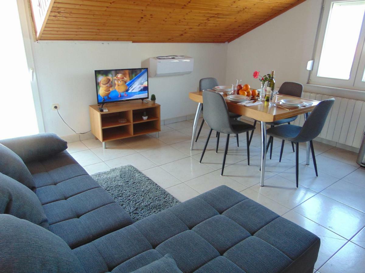 2 * Zadar